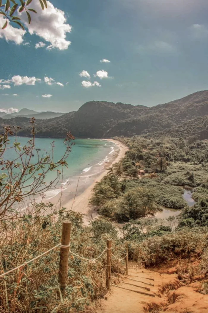 The trail down to the beach on the green coast of Paraty